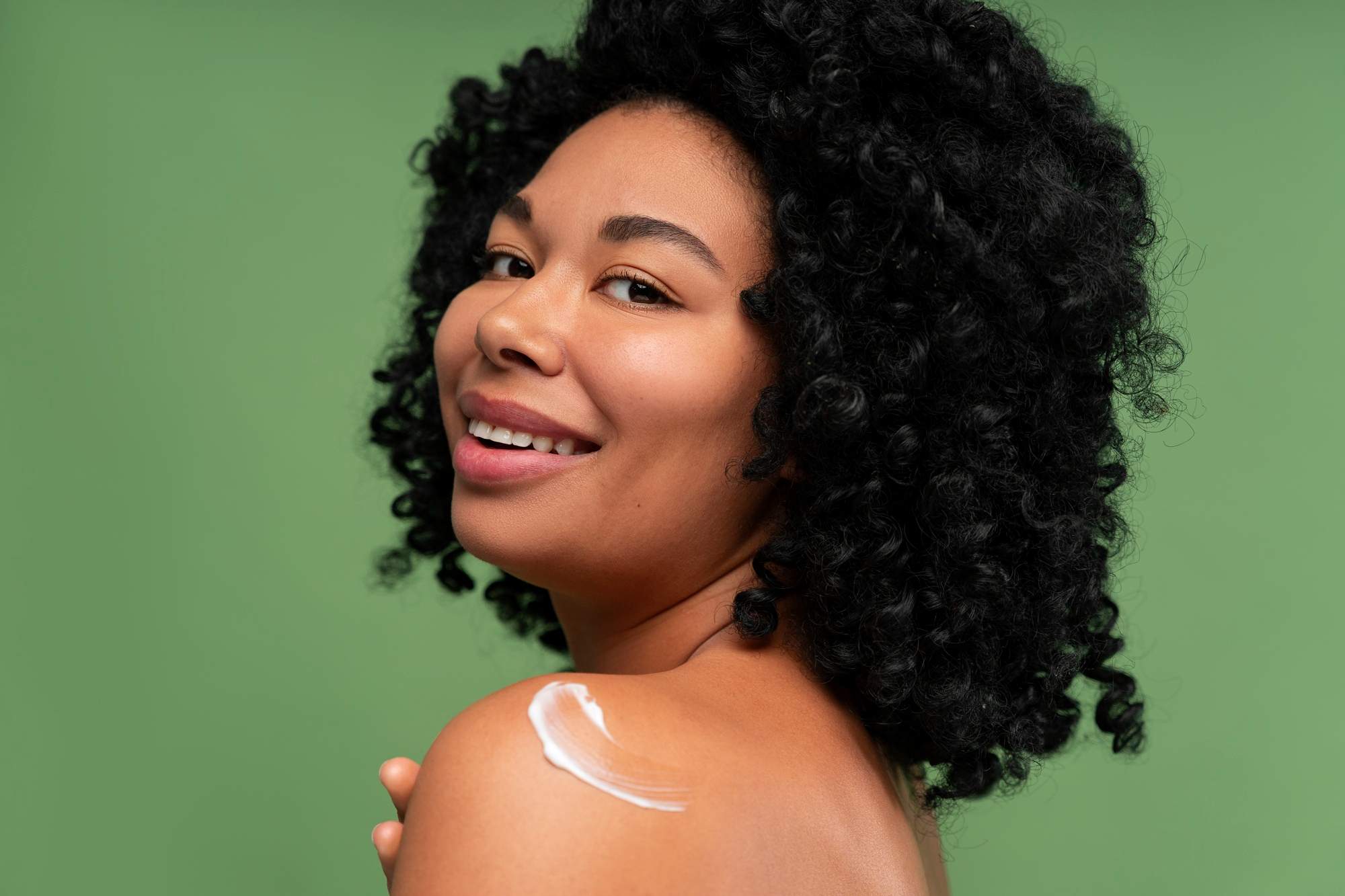 Why Organic Bee-Based Beauty Products Are the Future of Clean Beauty